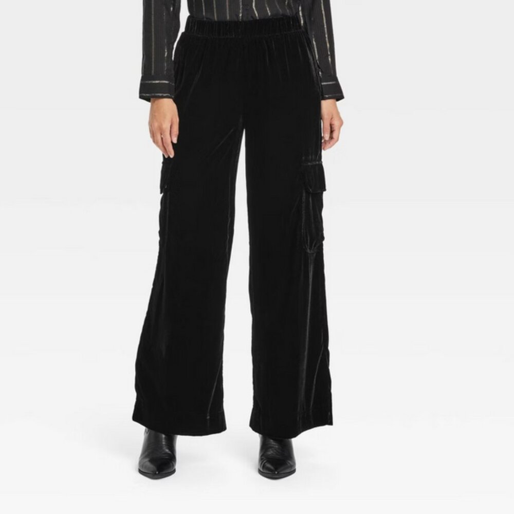 Women's Mid-Rise Wide Leg Velvet Cargo Pants - Universal Thread™ Black L